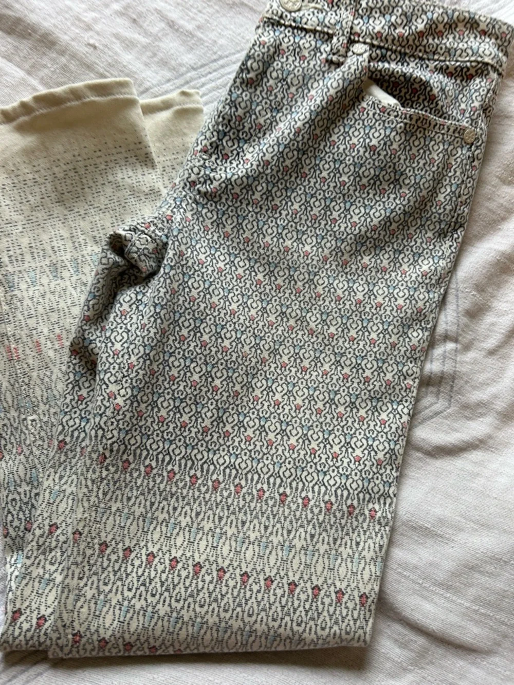 Tory Burch EUC Ivory arabesque print ombré jeans Size 26